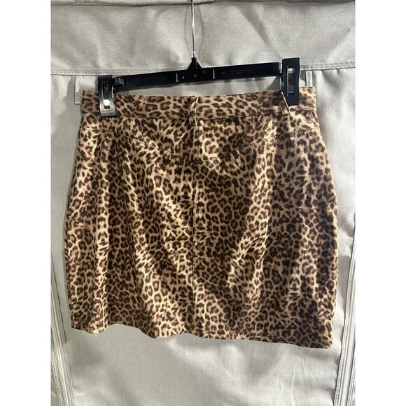 BB Dakota Faux Suede Leopard Print Mini Skirt Size 4 Pockets Button Going‎ Out - Picture 4 of 6